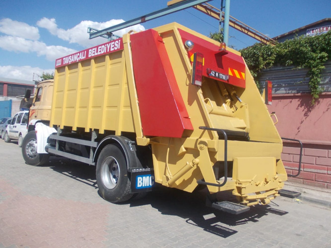 Tavşançalı Belediyesi Çöp Toplama Aracı